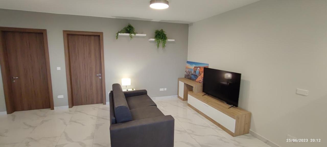 Skyline Court Holiday Apartments Hal Ghaxiak Extérieur photo