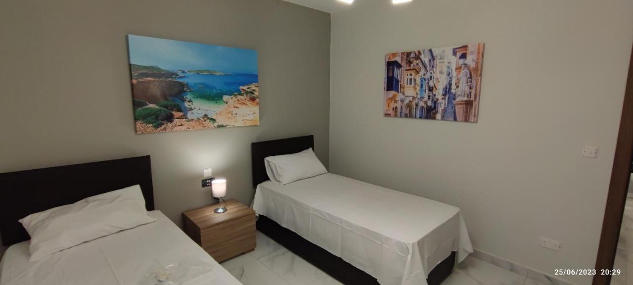 Skyline Court Holiday Apartments Hal Ghaxiak Extérieur photo